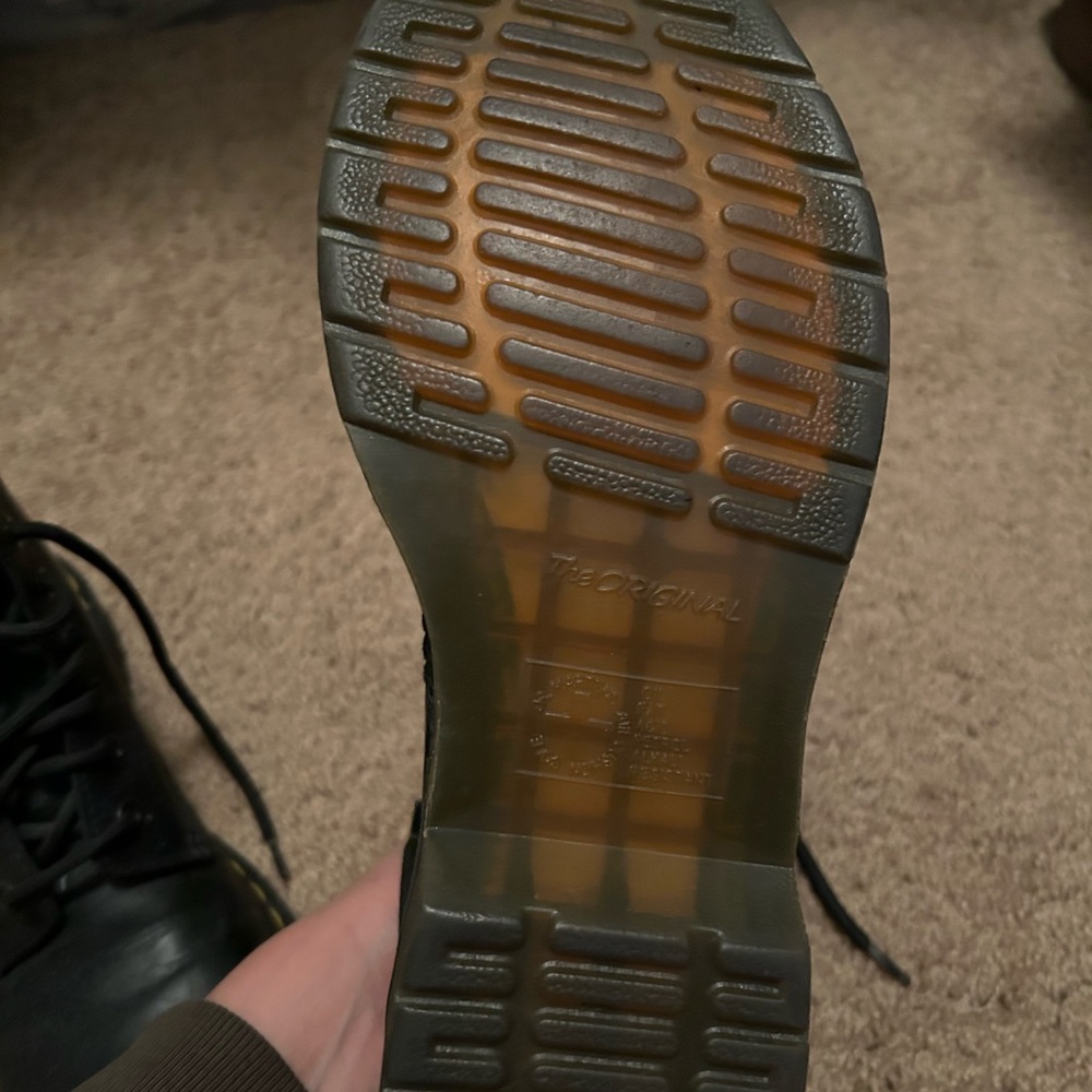 Doc Martens 1460- used but in great condition. Size 7 - Picture 4 of 6